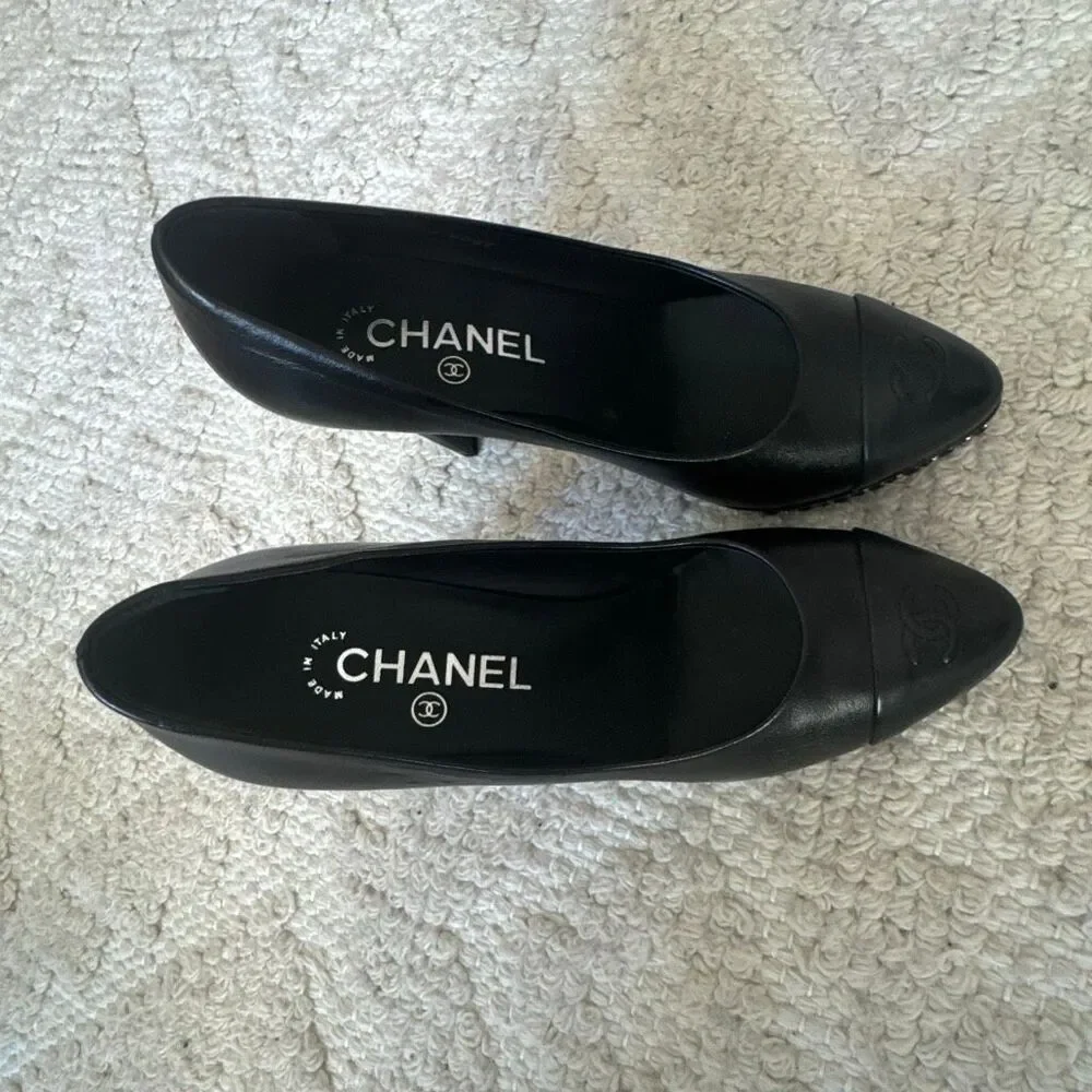 Chanel Lambskin CC Cap Toe Platform Chain Pumps size 36.5 Black